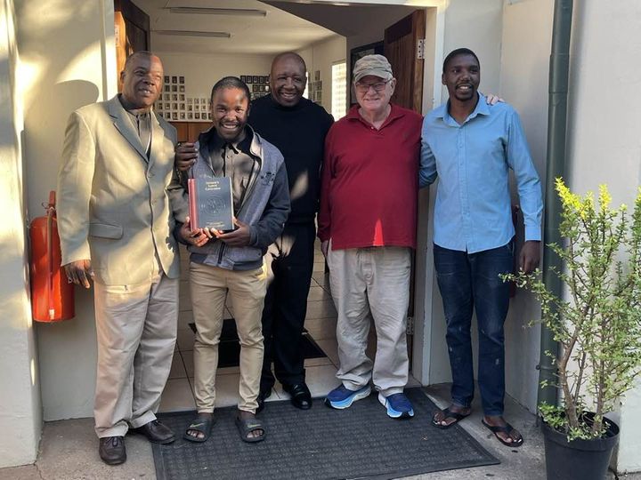 Pastor Wowa from Malawi, Bishop Tswaedi with students